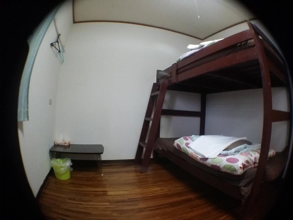 Guesthouse Base Okinawa Наха Екстериор снимка
