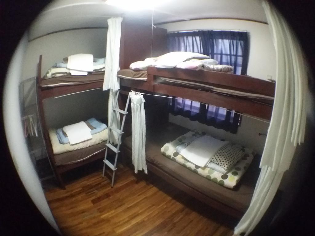 Guesthouse Base Okinawa Наха Екстериор снимка