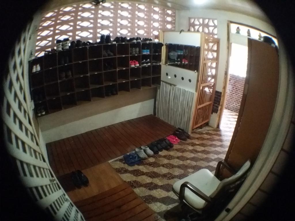 Guesthouse Base Okinawa Наха Екстериор снимка