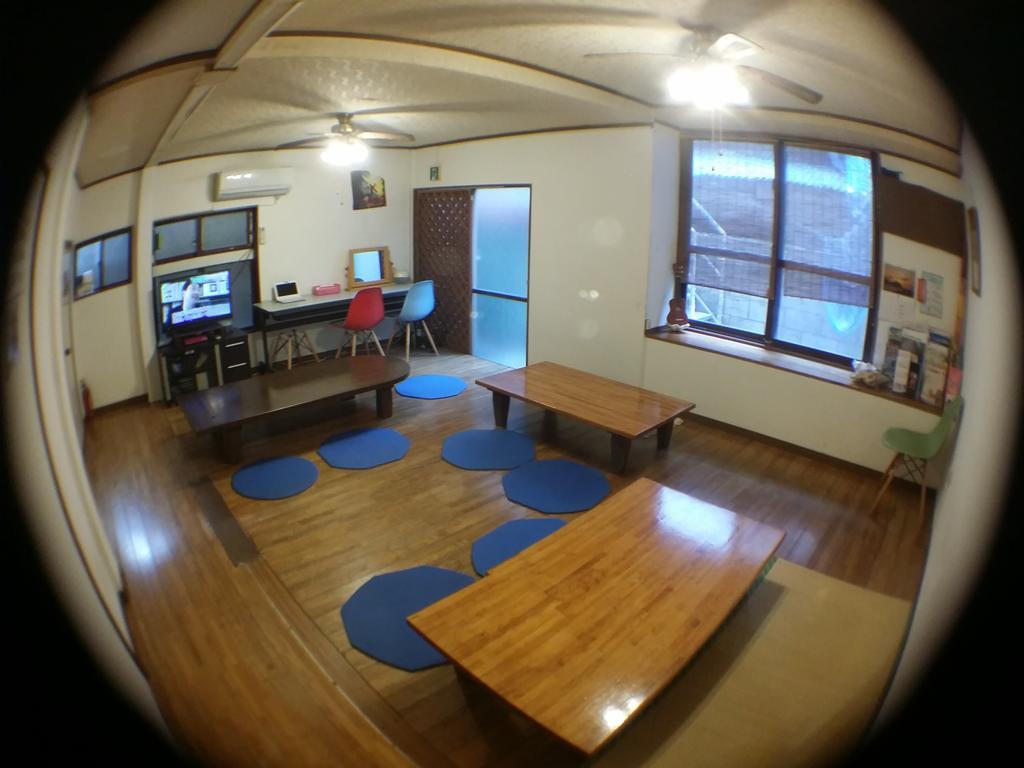 Guesthouse Base Okinawa Наха Екстериор снимка
